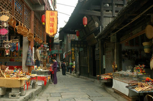 E線(xiàn)：張家界、猛洞河、芙蓉鎮(zhèn)、黃龍洞經(jīng)典四日游（純玩）